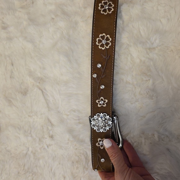 Ariat Western Brown Leather Rhinestone Conches Embroidered Floral Belt Womens S - Picture 6 of 8